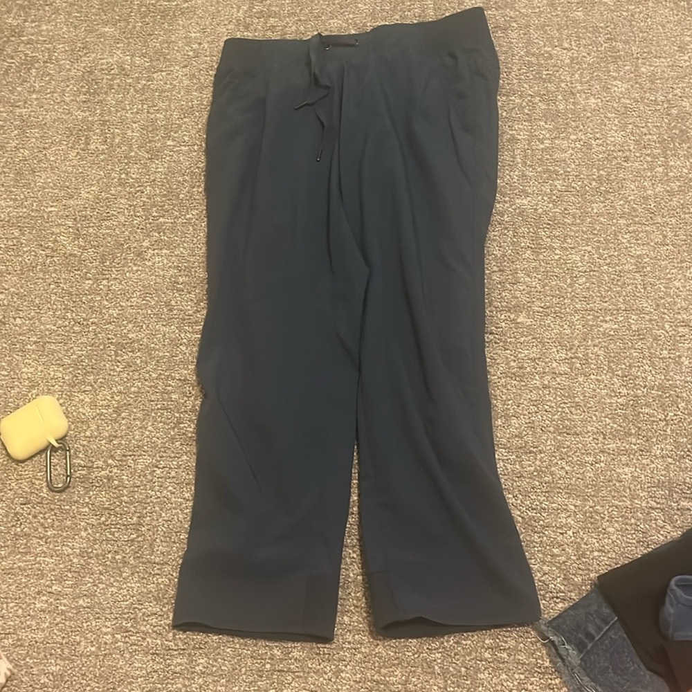 Athletic capris